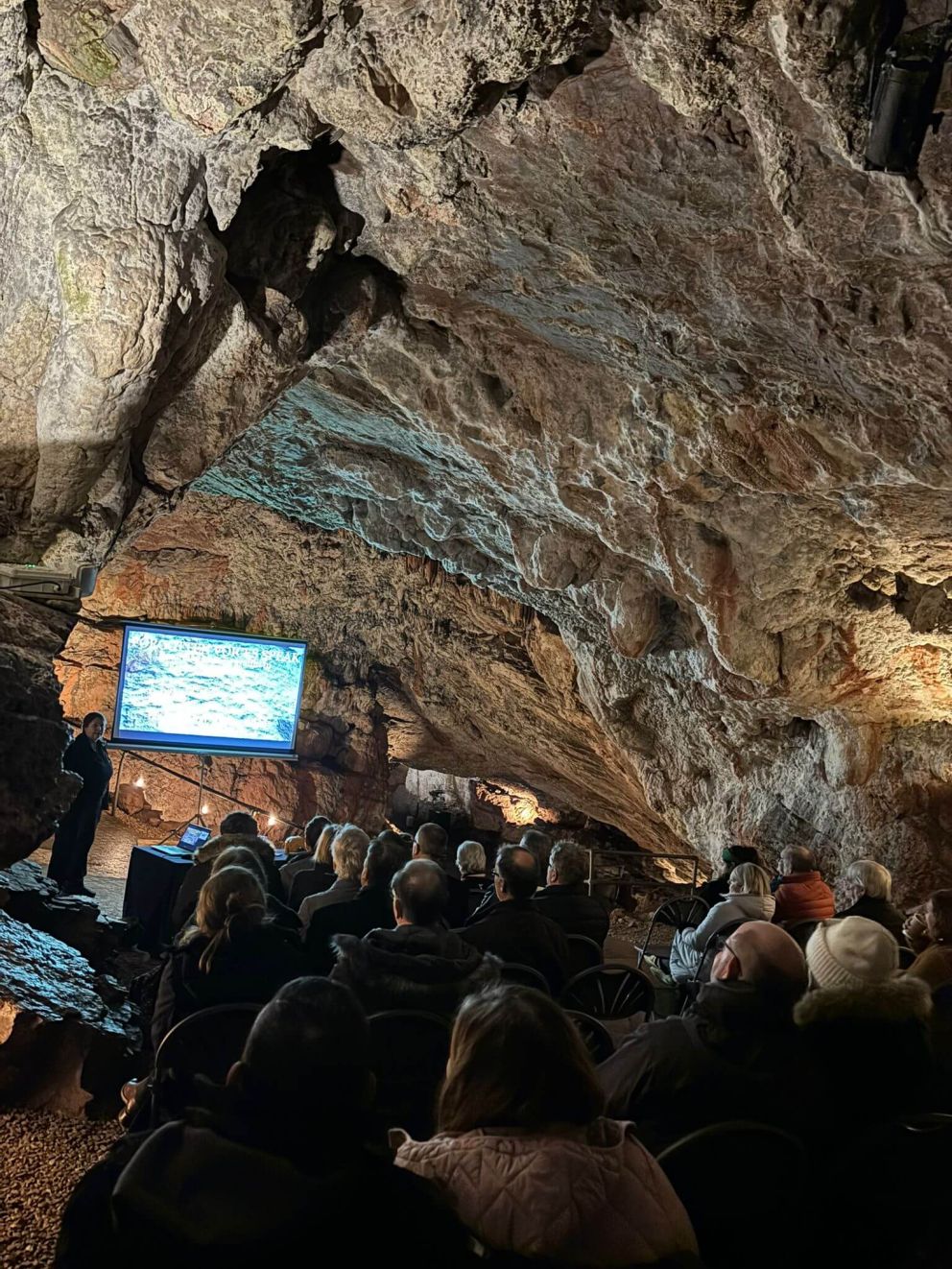 discovery evening presentation at kents cavern